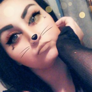 Meet your Posher, Eva